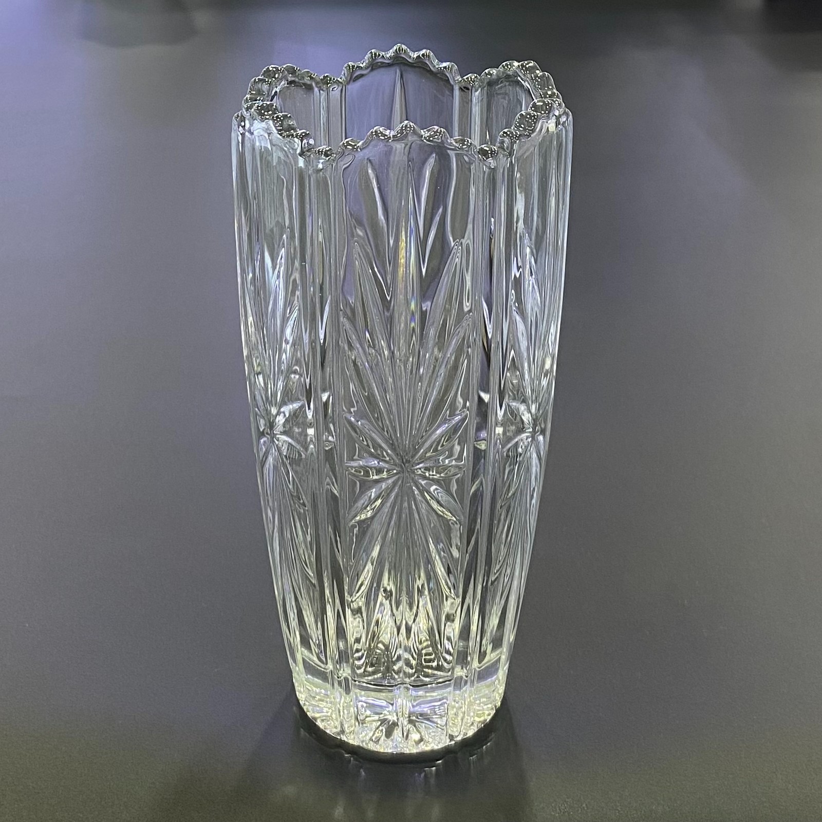 Factory direct sales, cross-border best-selling small glass vases for home, living room and office decoration, simple and transparent crystal details Picture