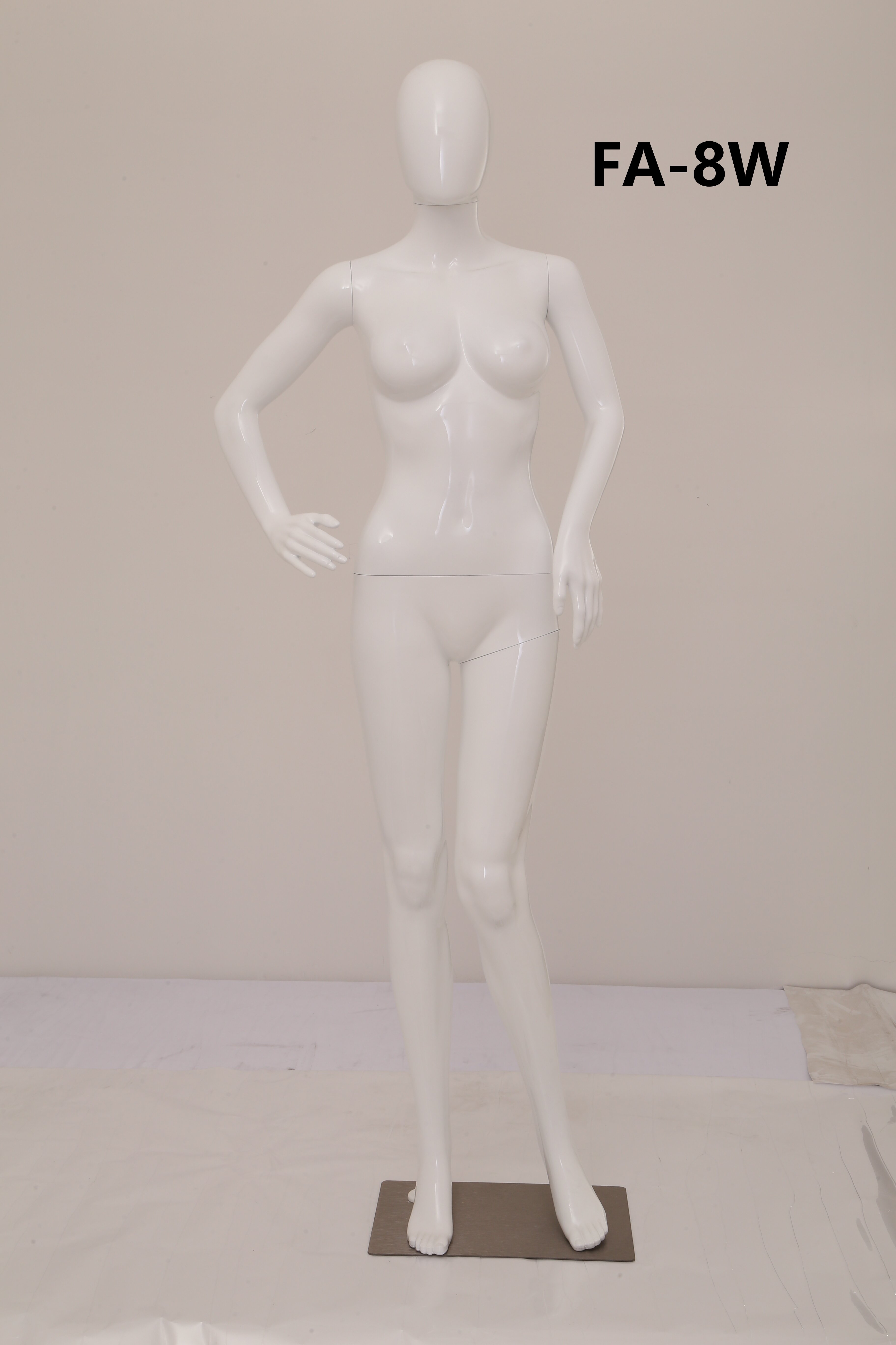 旭峰厂家直销塑料人体女模喷白色女模特仿玻璃钢效果