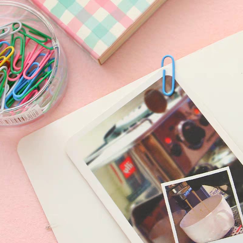 160 pieces of 28mm colored paper clips, metal paper clips in buckets, candy-colored paper clips, office folders Specification image