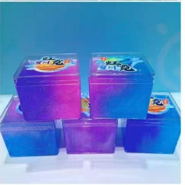 slime, a popular and non-toxic handcrafted clay for children, is a dreamy and crispy sugar-colored clay with a girlish heart details Picture
