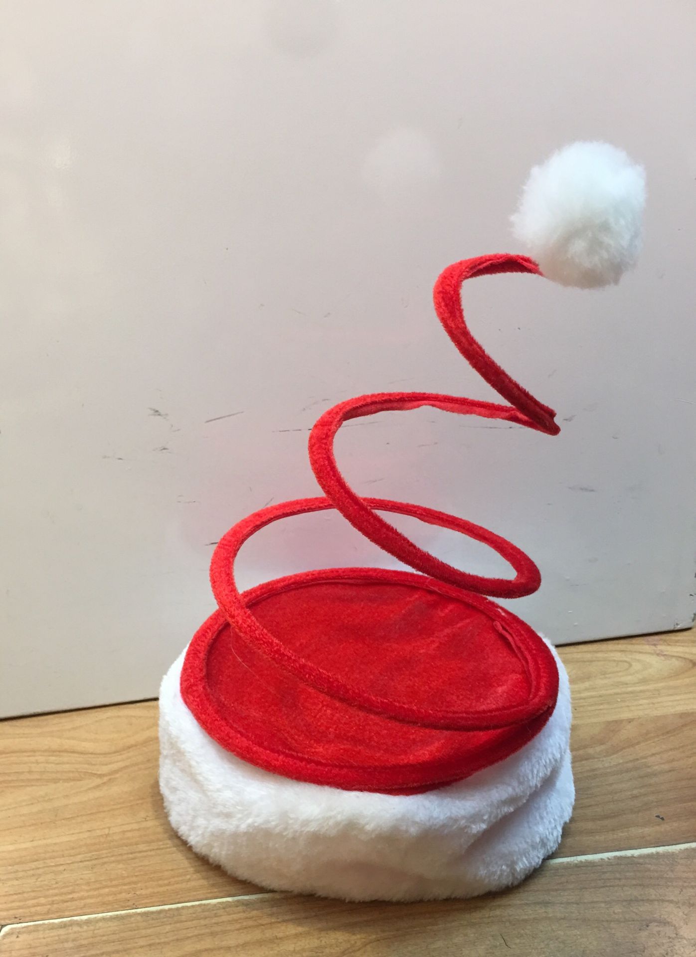 Factory direct sales of spring hats, Christmas hats, Christmas decorations, and pom-pom Christmas hats as gifts
