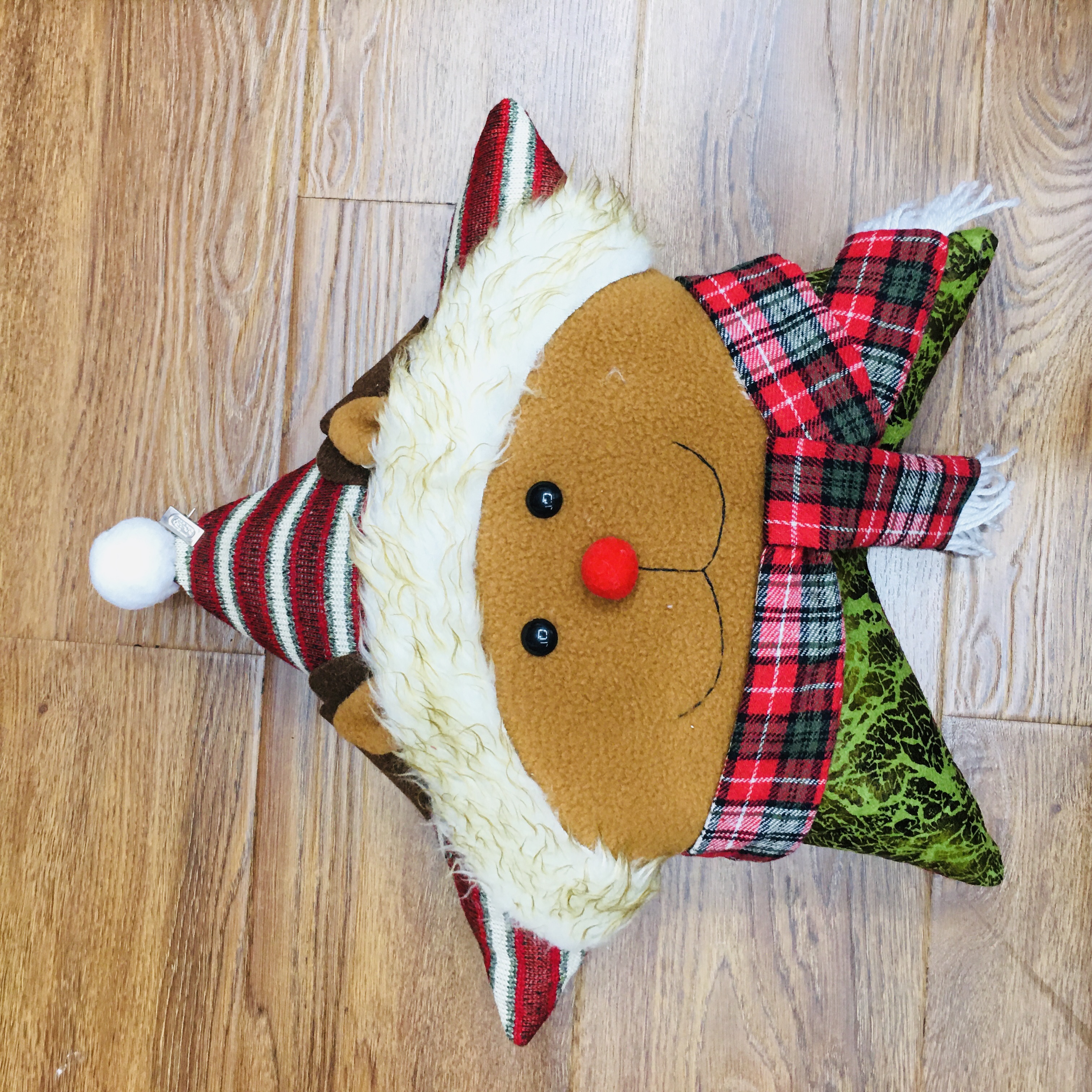 New cross-border supply Santa Claus Snowman Deer pillowcase, Christmas patterned fashionable living room and bedroom pillow details Picture