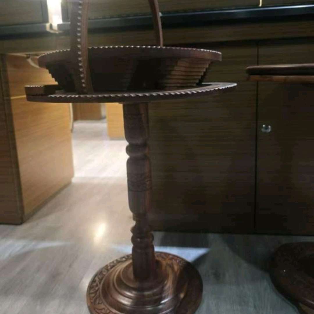 巴基斯坦手工艺品变形果篮桌子特色产品纯手工阔叶黄檀白底实物图