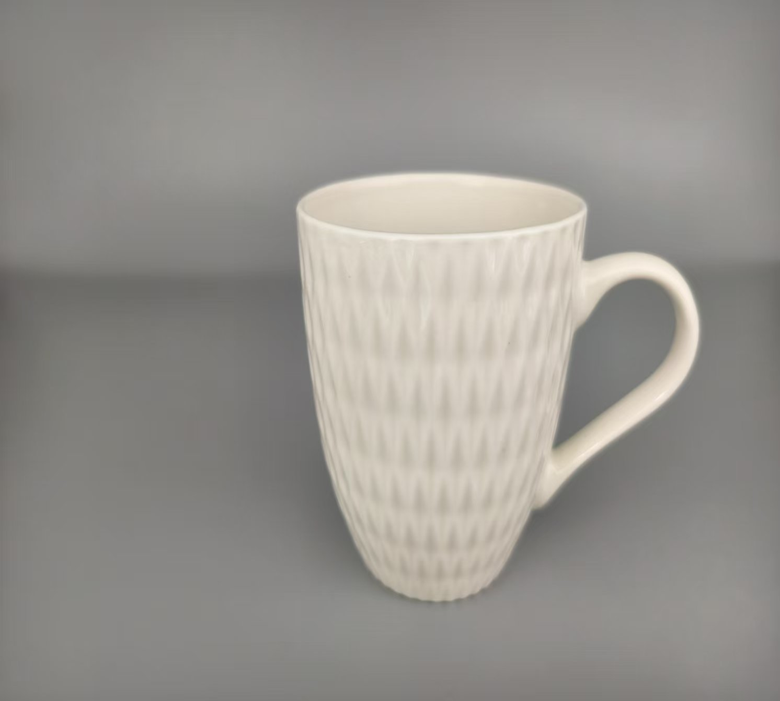 14-ounce embossed water cup, packed in a pallet box FD14-10