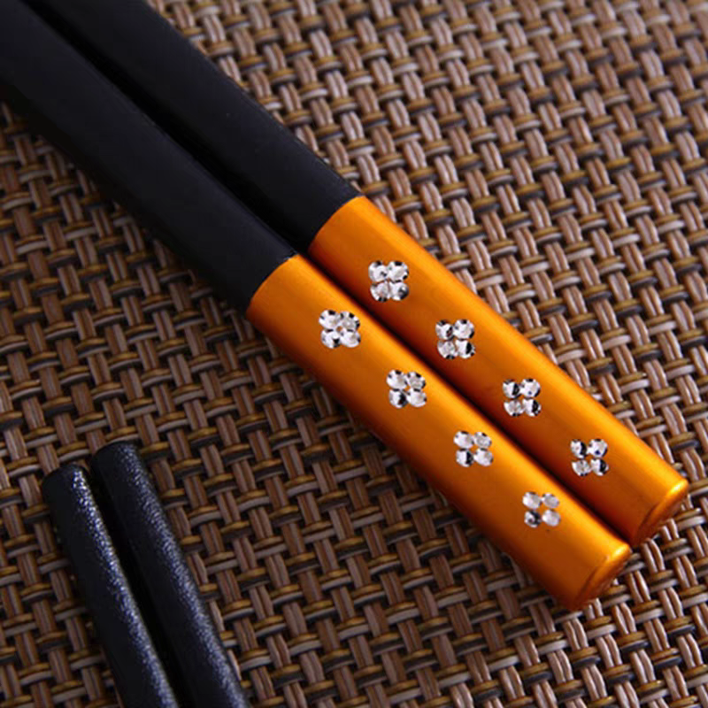 A008 Household high-end anti-slip and anti-mold Japanese-style mixed-color alloy chopsticks, one person one color family separate meal, 2 pairs of quick chopsticks detail image 4