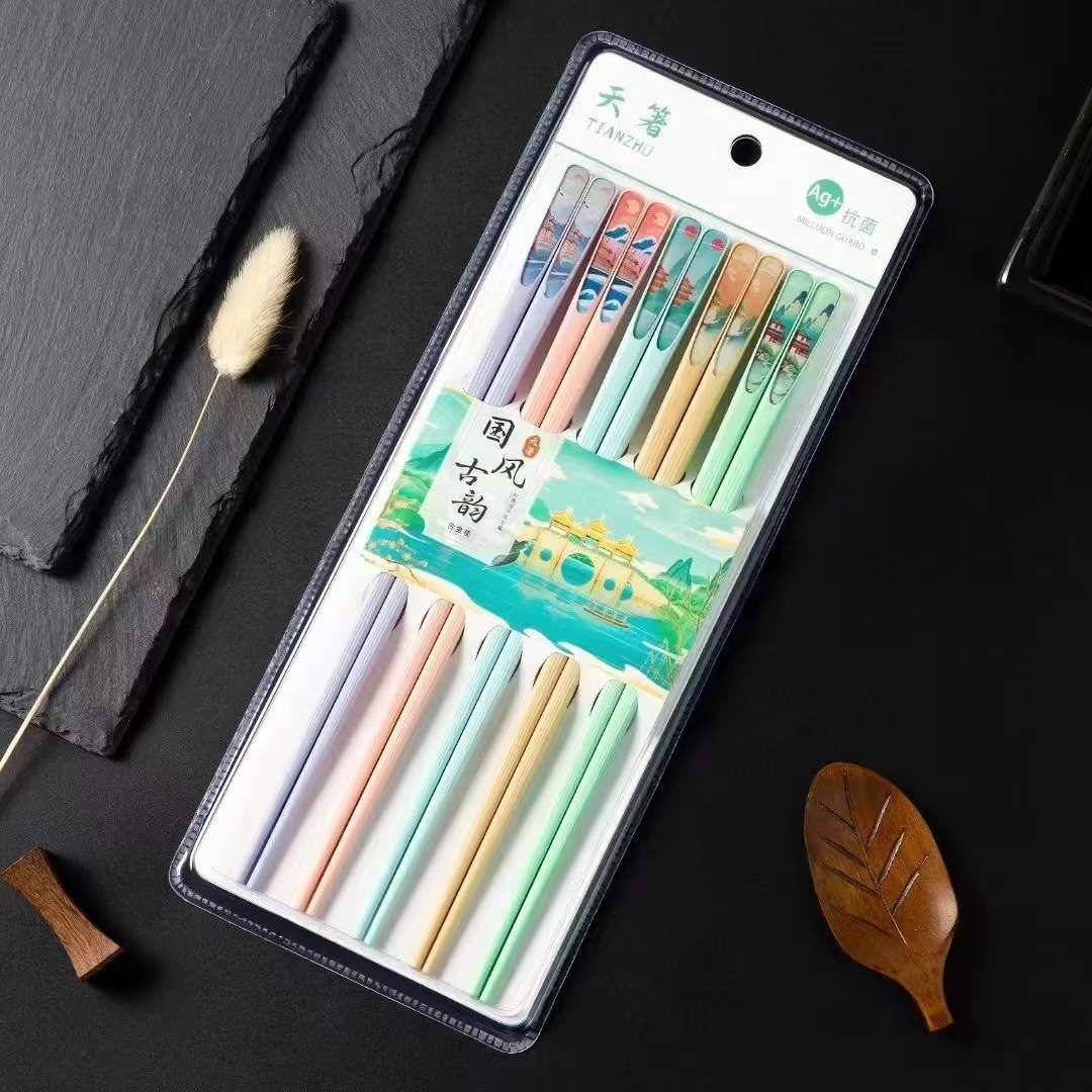 7845 chopsticks are of high quality and do not mold. One person, one chopstick. They are anti-slip and anti-mold for home use. New alloy fasteners are antibacterial and heat-resistant