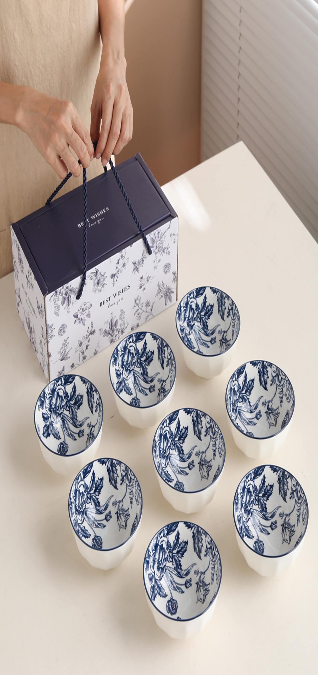 "Flowers in Full Bloom, Blue Eight Bowls FHSJL-08