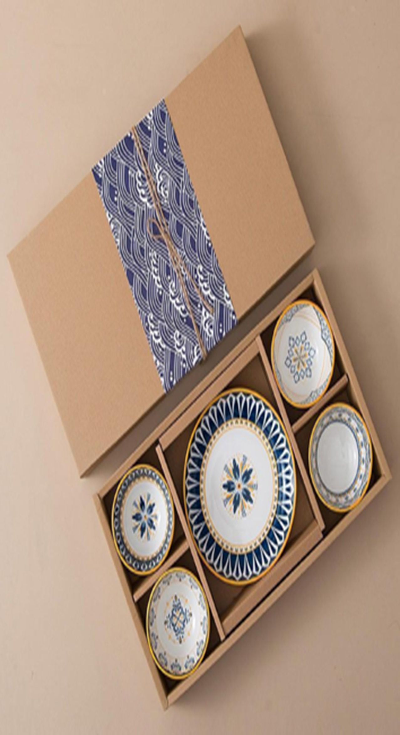 Four bowls per plate in a light luxury style with a large leather waistband NPDYF-076806-5