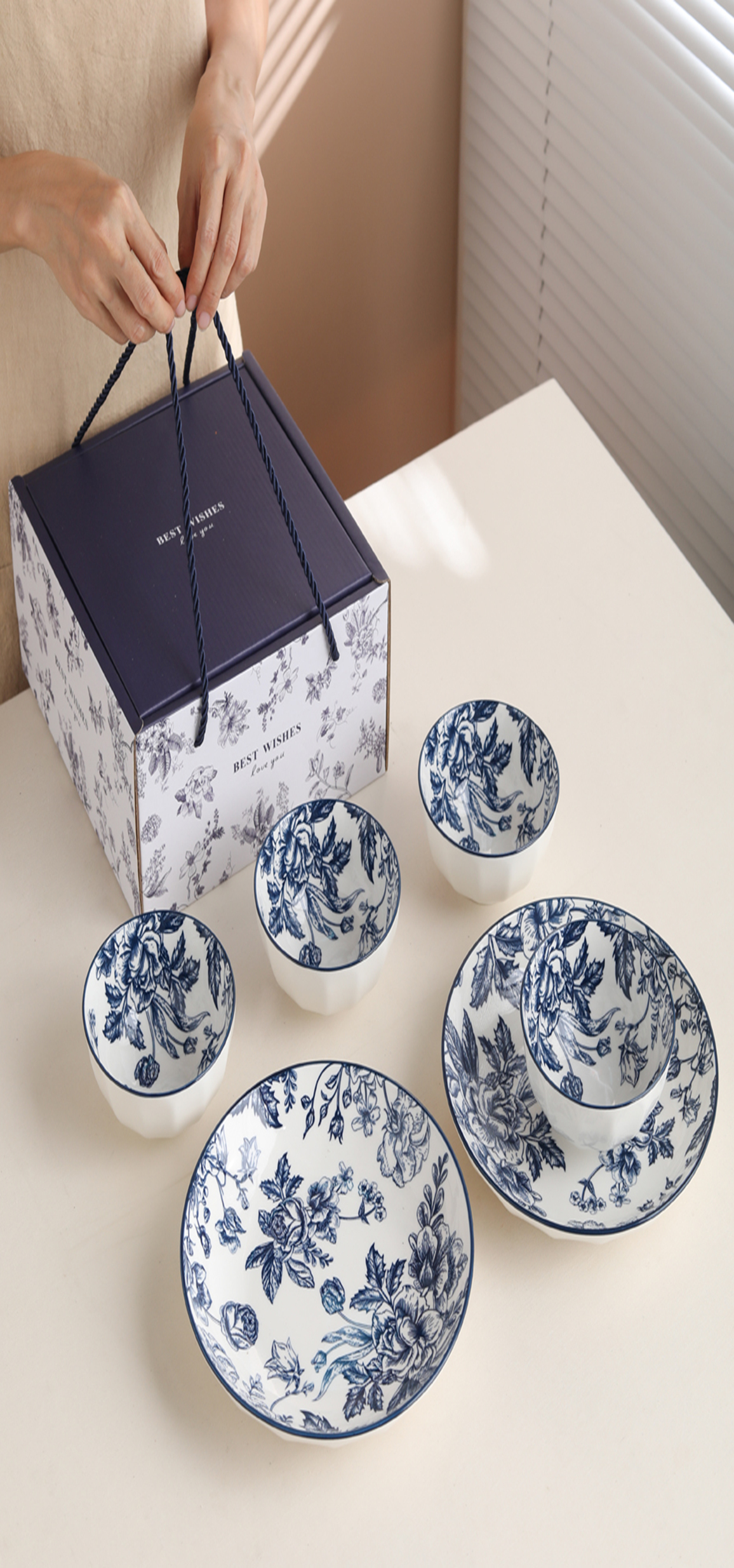 "Flower in Full Bloom Blue Four Bowls and Two Plates FHSJL-04-2.