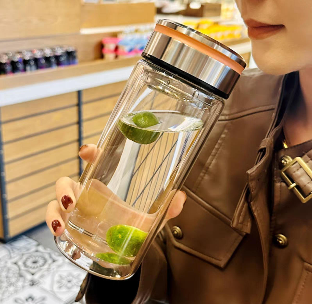 3056 Water Cup Men's new double-layer high borosilicate glass cup, high-temperature resistant tea cup, tea-water separation cup, portable tea brewing cup Application Scenario