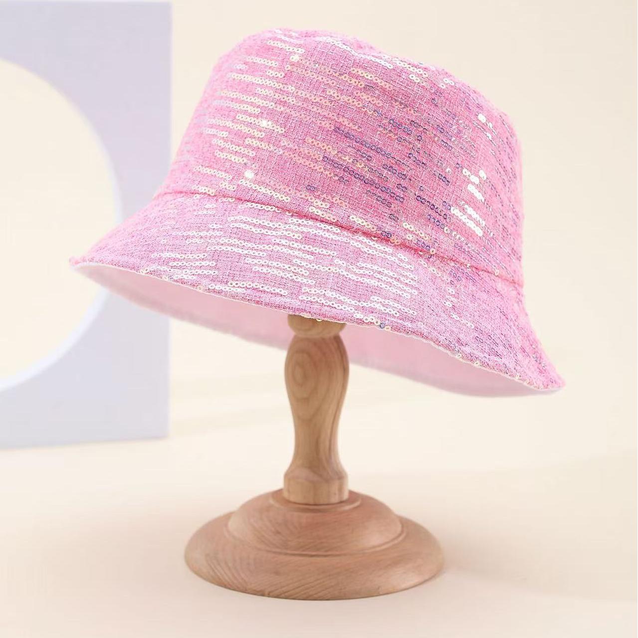 Spring and summer cross-border European and American bestsellers, irregular small sequined fisherman hats, fashionable and versatile, travel sun protection and sunshade foldable basin hats, export adult hats, all size 58CM Application Scenario
