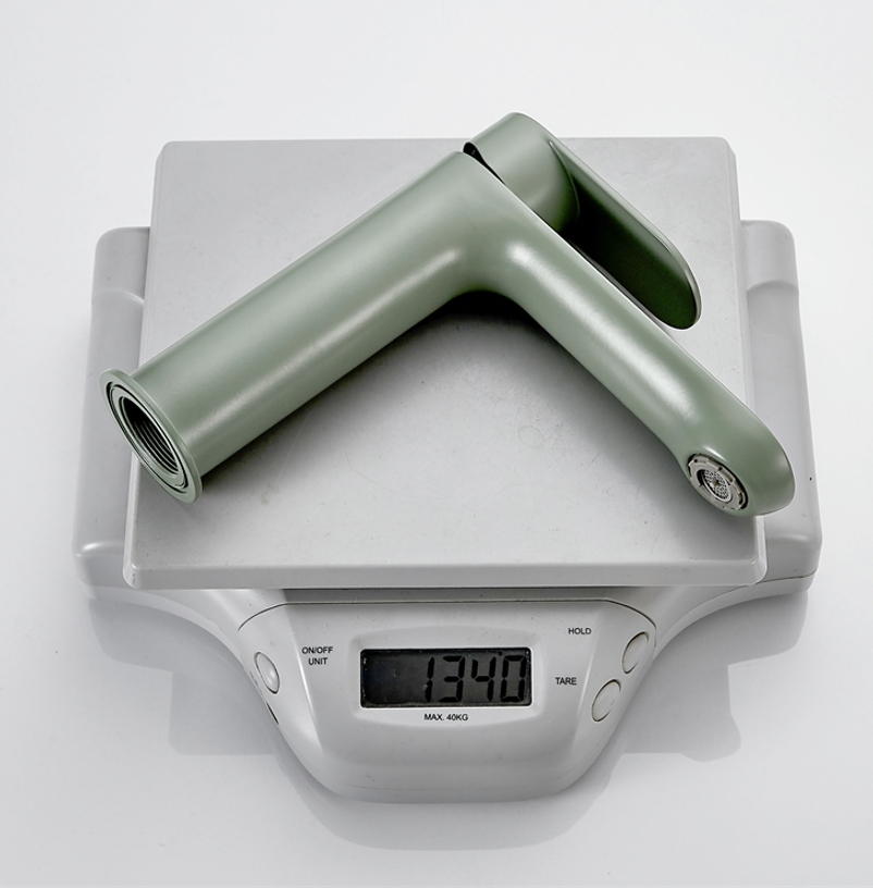 水龙头/筋膜枪/龙头/洗手盆台上盆/纯铜水龙头产品图