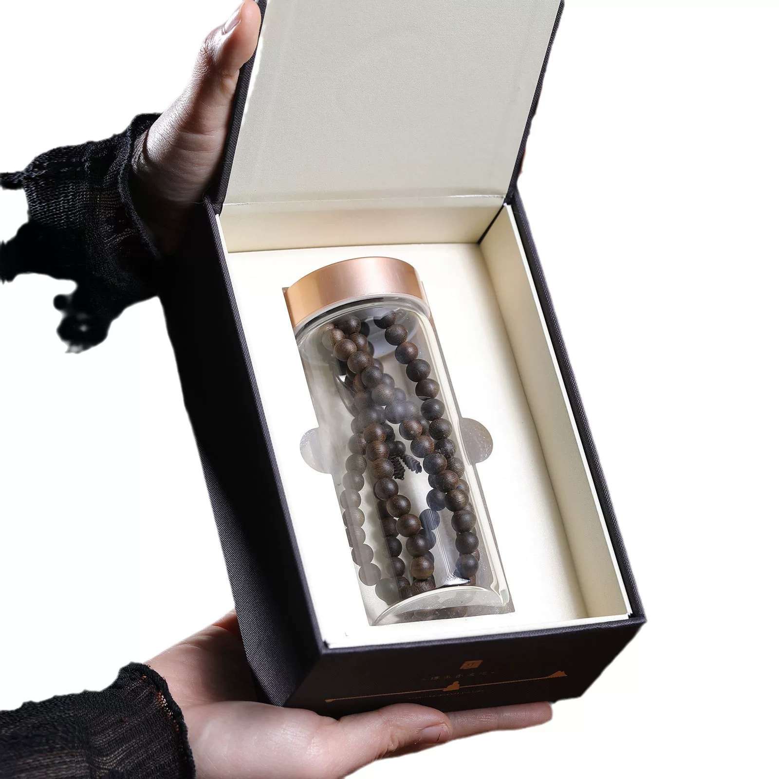 Each agarwood bracelet comes with a random lucky bag Application Scenario