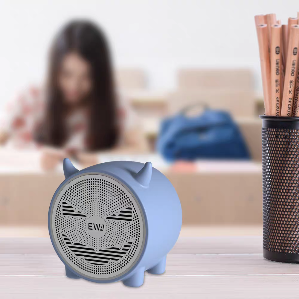 Aima Emma Aima Ewa/ Sound For Love Bluetooth Speaker Bestseller, Little Pig And Little Calf Silicone Case For Children, Babies And Early Childhood Education, Cute, High Appearance Level, Gift, Portable Outdoor Dopamine Bluetooth Speaker details Picture