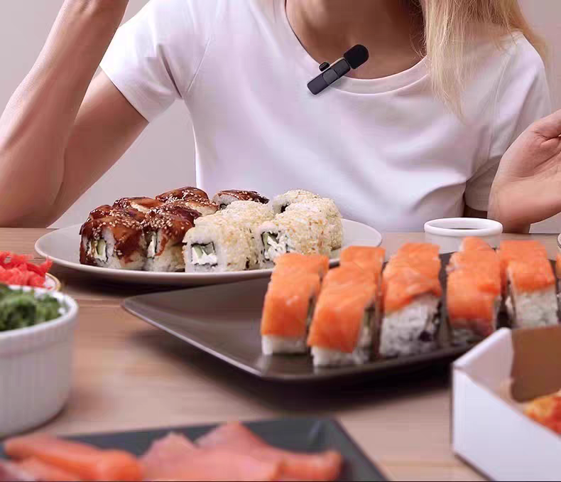 Aima Emma Aima K8-2 Wireless Lapel Microphone Type-C Port Ios Port Apple Flash Charging Live Streaming Online Classes Outdoor Video Recording Smart Noise Reduction Advanced Sound Quality Portable Lapel Microphone undefined