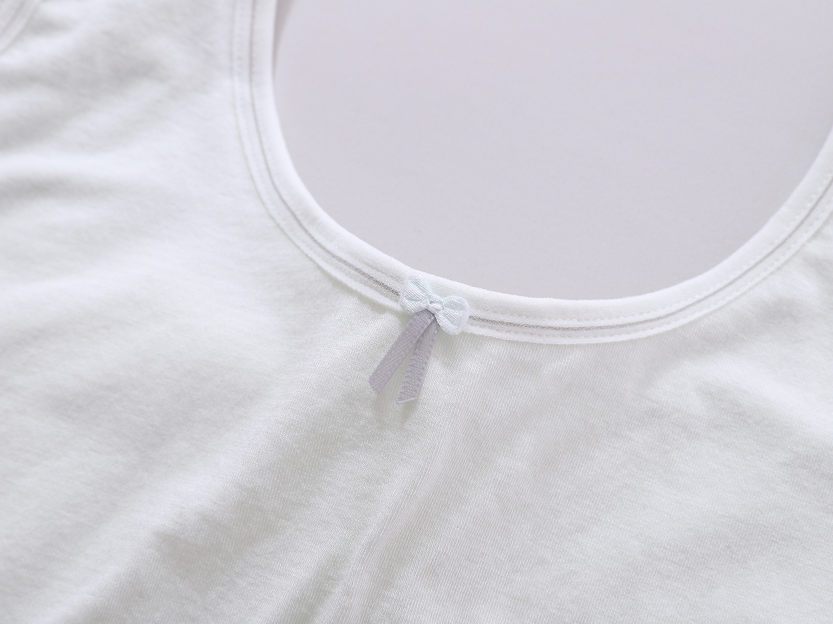 Underwear for girls in their growth period, seamless wide shoulder straps with cotton and anti-bump points, student vests Item Picture