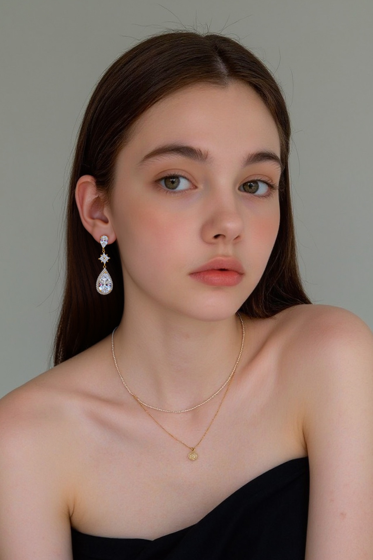 Xuhui brand exquisite and light luxury copper plated with real gold and set with zircon 925 silver needle, luxurious water drop, fashionable and elegant stud earrings full figure