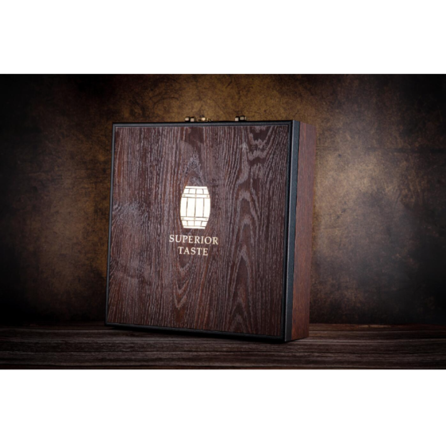 Free shipping! High-end gift box of imported Chilean Yanfude red wine (2 bottles of red wine + wine glasses + lacquered wooden box) details Picture