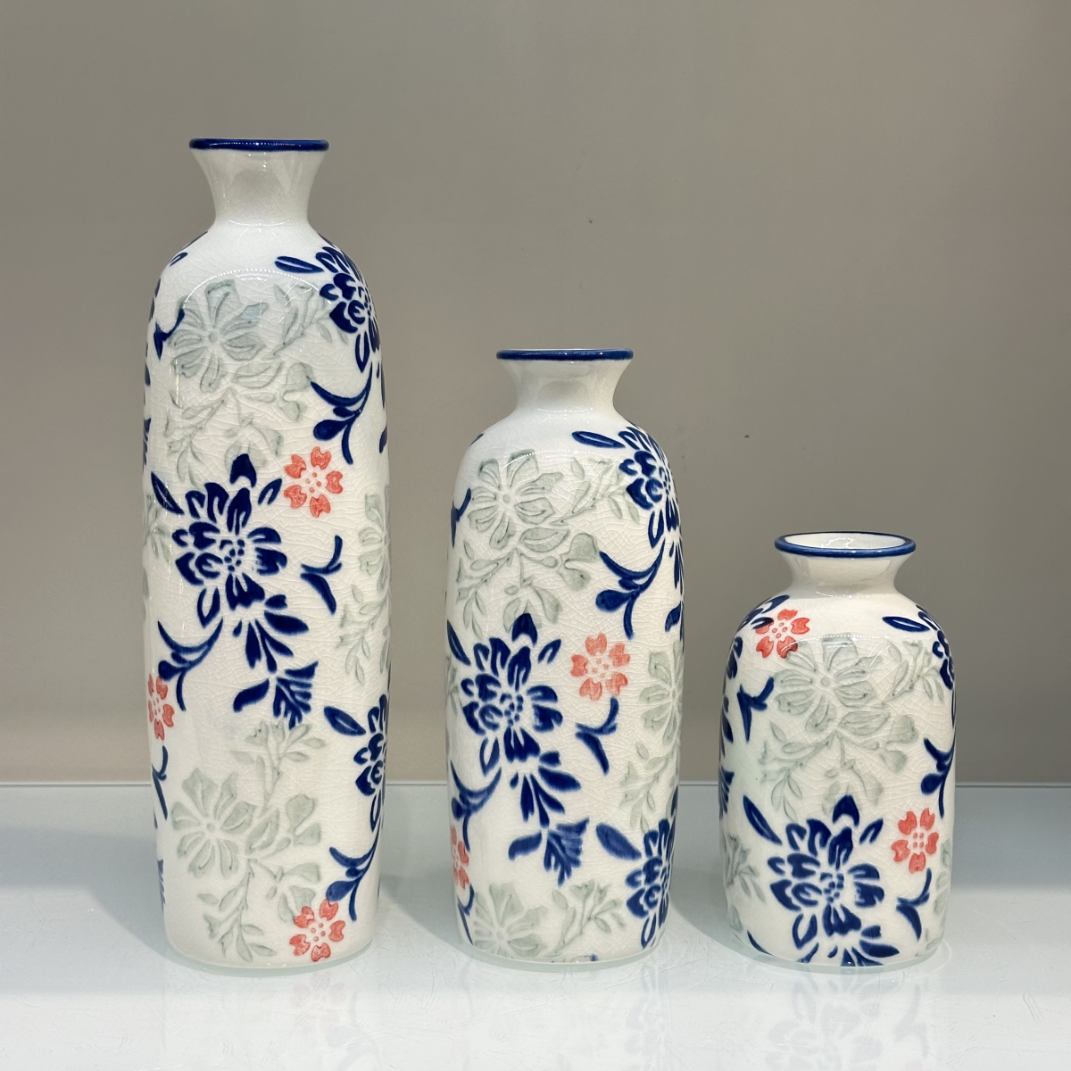 New high-end retro Chinese blue and white porcelain ceramic small-mouthed vase handicrafts, living room TV cabinet ornaments, dining room entrance table dried flower decorative ornaments details Picture