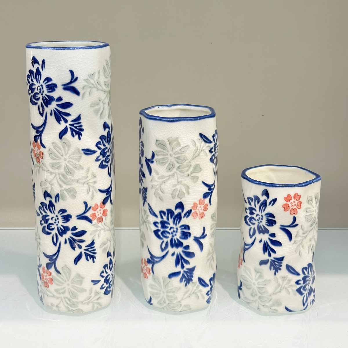 New high-end retro Chinese blue and white porcelain ceramic vase handicrafts, living room TV cabinet ornaments, dining room entrance table, dried fresh flower arrangement decorative ornaments Application Scenario