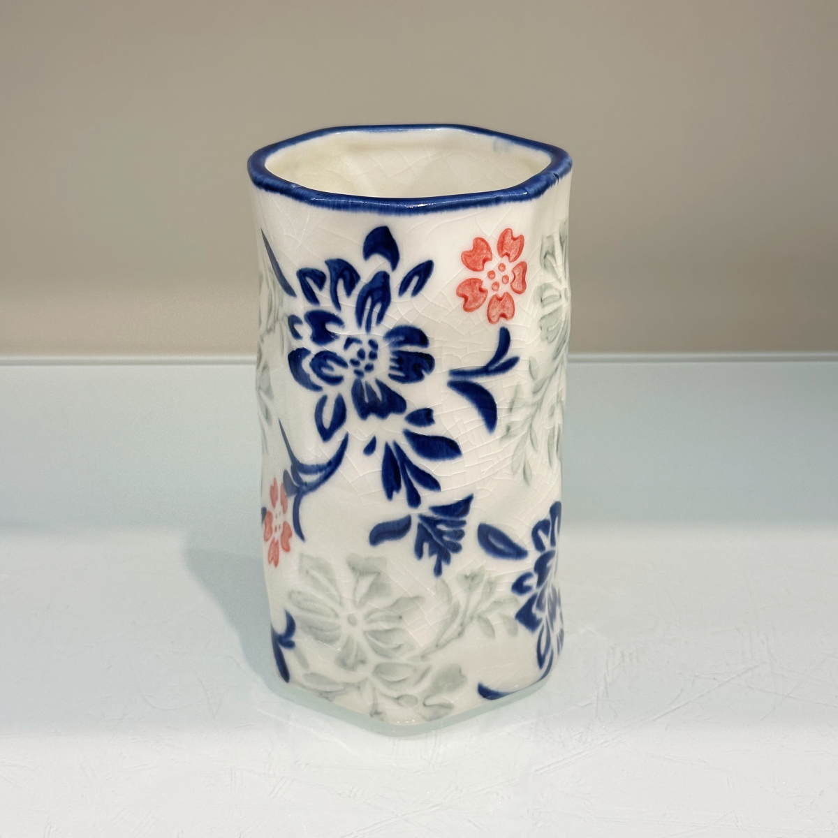 Export new high-end retro Chinese blue and white porcelain ceramic vase handicrafts, living room TV cabinet ornaments, dining room entrance table dried flower decorative ornaments Application Scenario