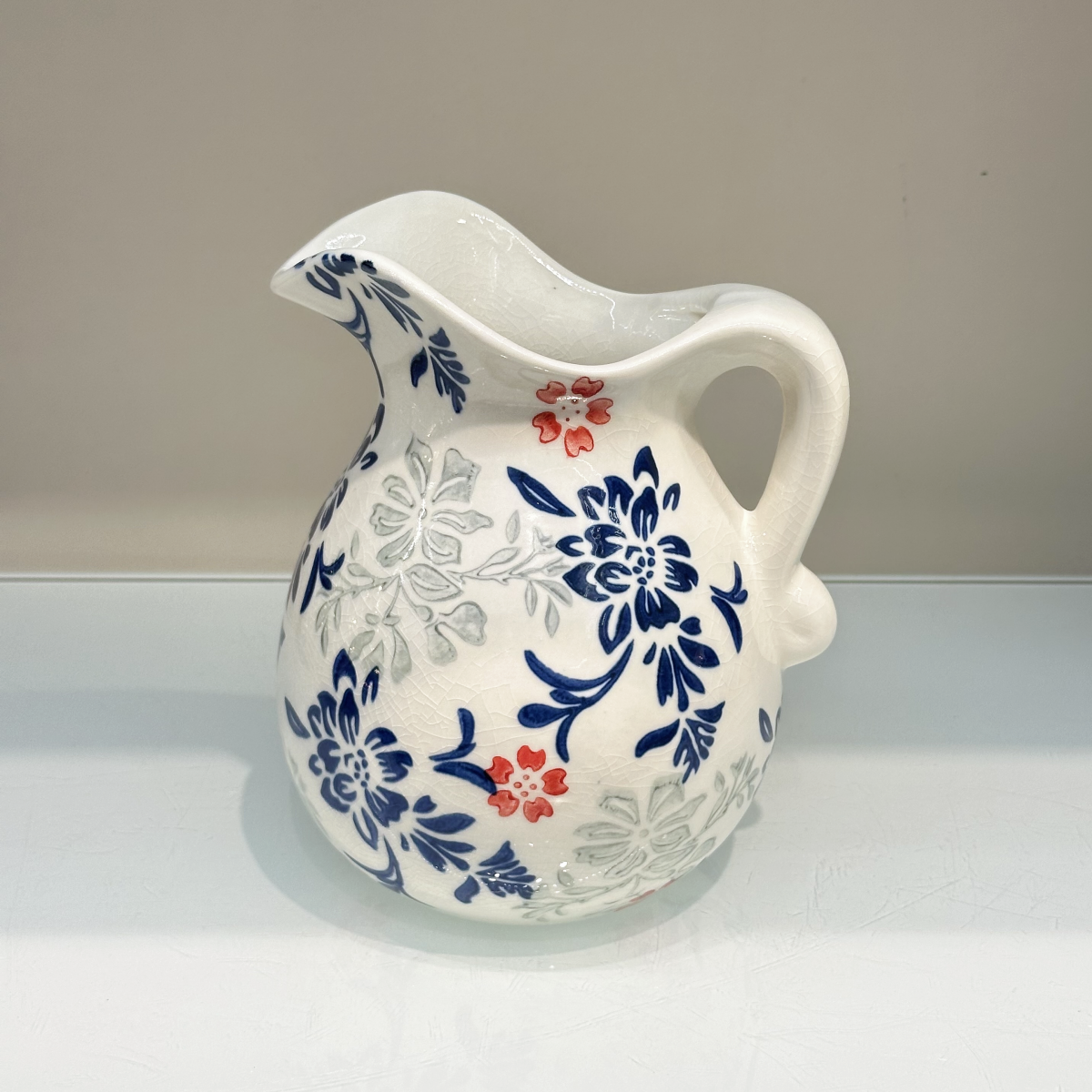 New high-end retro Chinese blue and white porcelain ceramic flower-shaped vase handicrafts, living room TV cabinet ornaments, dining room entrance table dried flower decorative ornaments details Picture