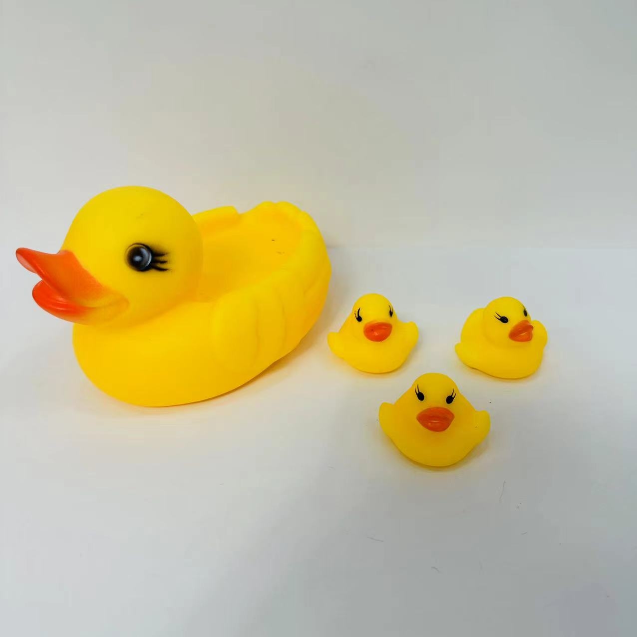 小号搪胶子母鸭11CM戏水鸭一大三母子网鸭戏水玩具游泳池捏捏批发