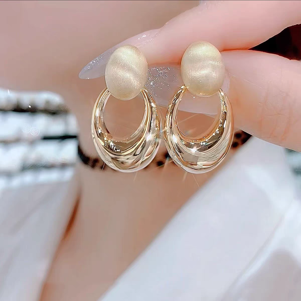 2025 New bestsellers, high-end and elegant earrings, silver needle earrings, super popular women's light luxury fashion, unique and beautiful stud earrings, 109 accessories, stud earrings Item Picture