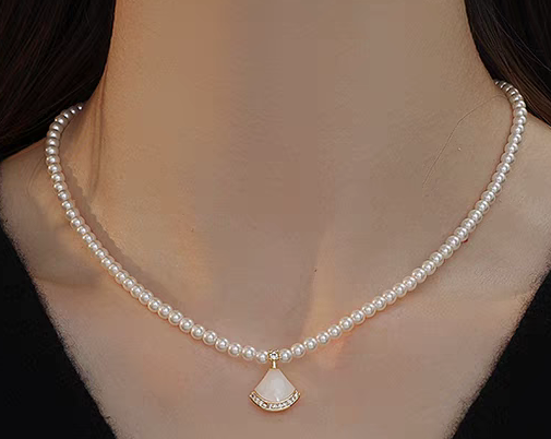 天然母贝裙子珍珠项链颈链女款2025新款轻奢小众小米珠项链配饰女