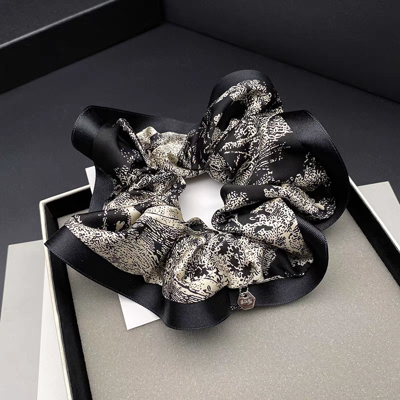 New Chinese-style ink-wash painting satin hair accessory, women's hair tie, hair rope, ponytail, rubber band, large intestine hair band, headwear and hair flower detail image 4