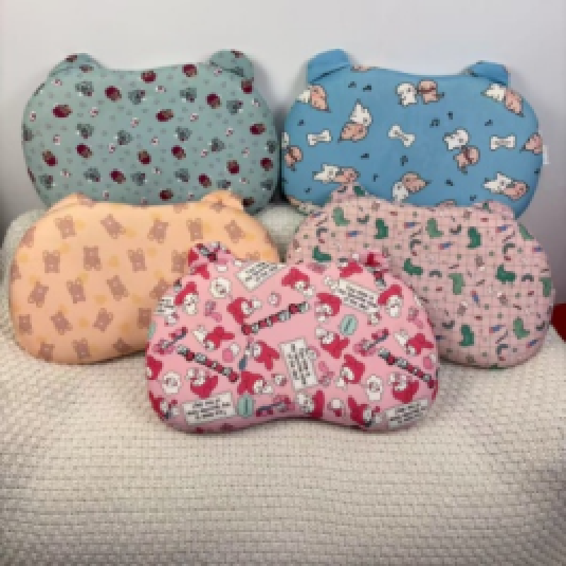 The premium Baby velvet pea pillow is a children's neck protection pillow that is breathable and not stuffy in summer, enhancing the appearance level Application Scenario