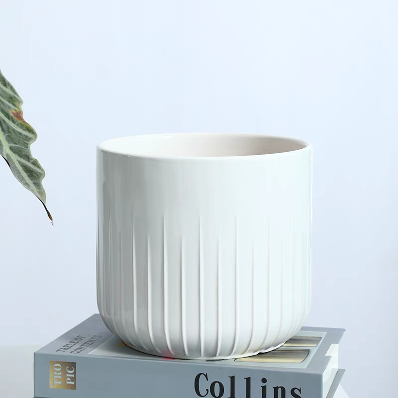 A variety of garden flower POTS, plastic and ceramic vases and containers are available for selection. Flower POTS, plastic and ceramic washbasins are suitable for home decoration detail image 3