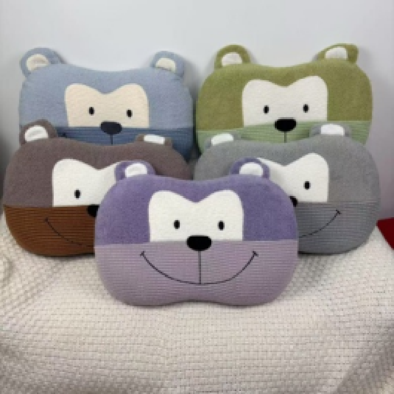 The high-quality monkey patchwork children's neck pillow is breathable and non-stuffy in summer, enhancing the appearance level