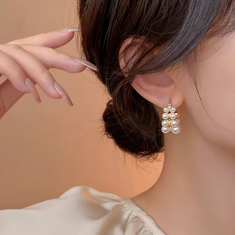 时尚珍珠耳环烧焊锆石耳饰简约气质耳环女款耳饰品配饰潮流款细节图