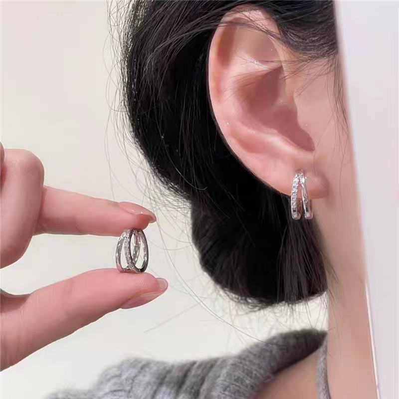 百搭银色耳扣简约时尚素款耳环女气质双层圈圈冷淡风耳饰耳饰圈圈
