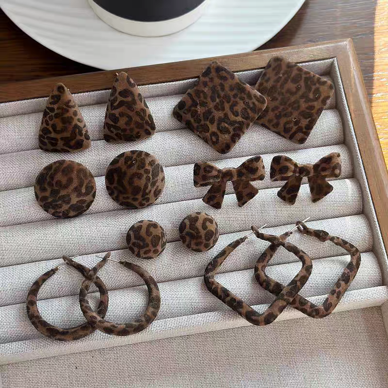 时尚饰品配件多款新款多色多样搭配饰品配件潮流配件饰品装饰品配件新款设计