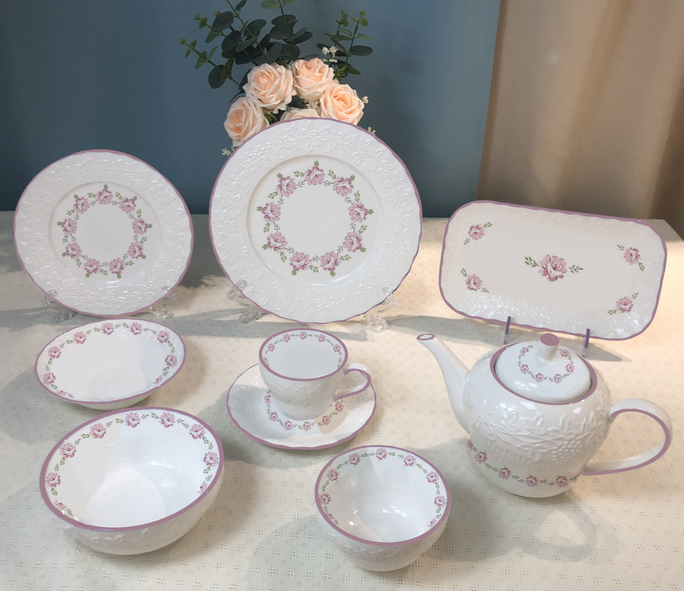 Light luxury, high appearance level, manor French relief tableware set, bowls, plates, high-end tableware, housewarming and wedding gifts Item Picture