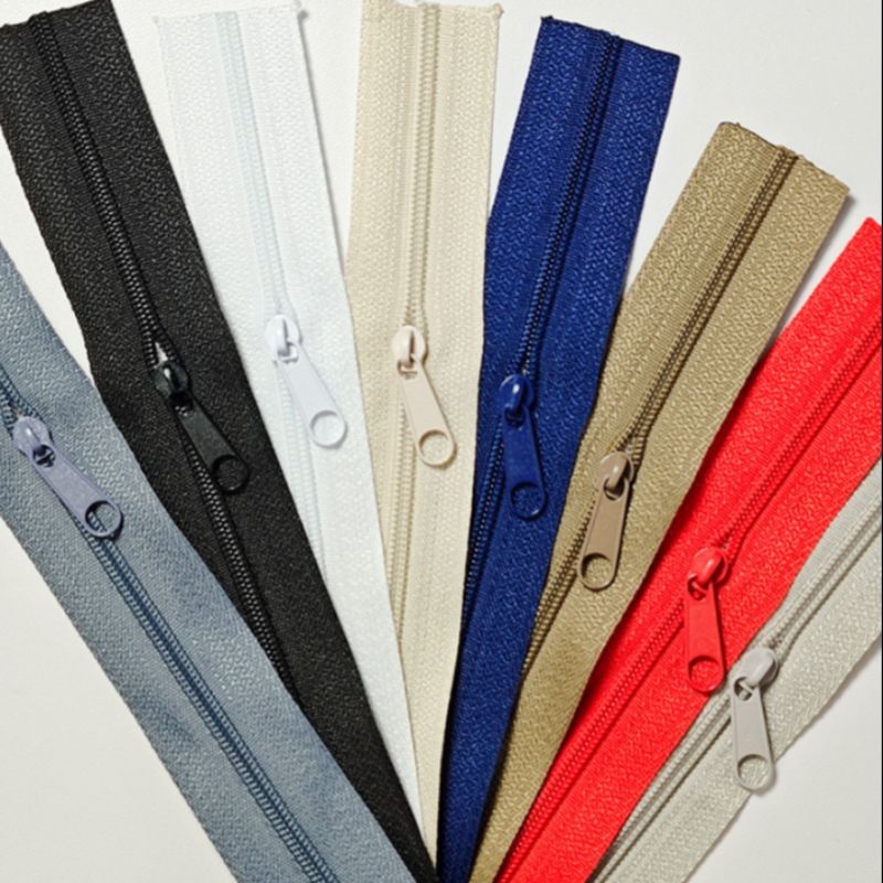 No. 3 nylon size zipper pull TAB, black and white color No. 3 nylon size zipper pull TAB, black and white color