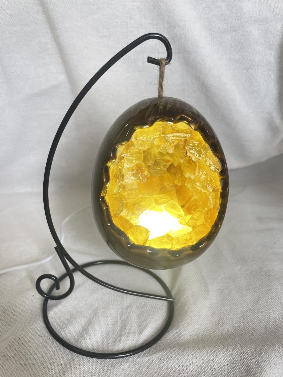A collection of rare stones: crystal table lamps, led crystal decorative handicrafts, ornaments, crystal money tree decorative handicrafts, various crystal stones, rain flower stones, raw stones, natural pebbles, fish tanks, flower POTS, colored stones, seven-color and five-color stones Item Picture