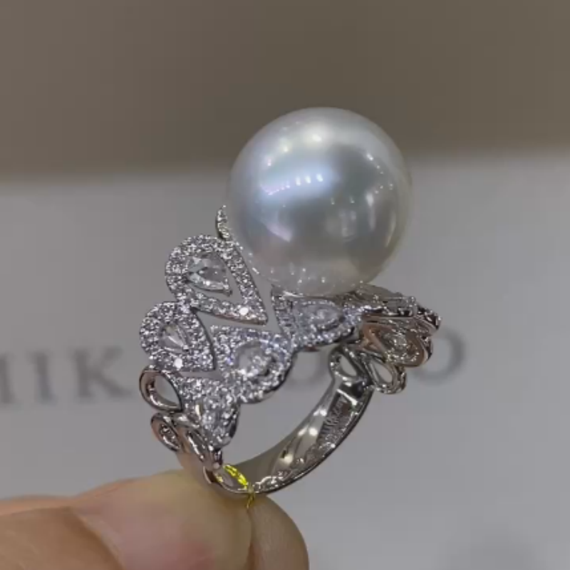 13.6mm澳白珍珠18k白金钻石镶嵌戒指细节图
