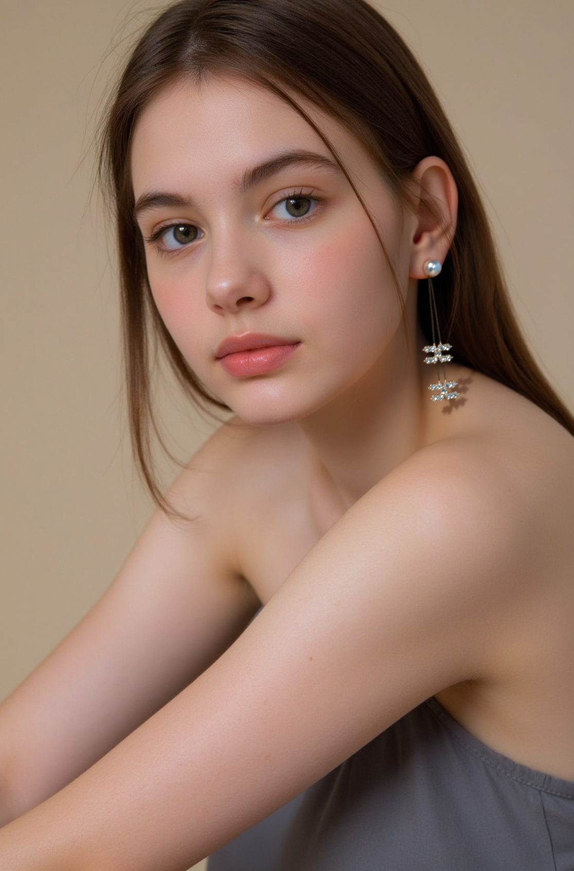 Xuhui brand exquisite and light luxury copper-plated with real gold and zircon inlaid 925 silver needle small Chanel style detachable long luxurious design fashionable stud earrings Item Picture