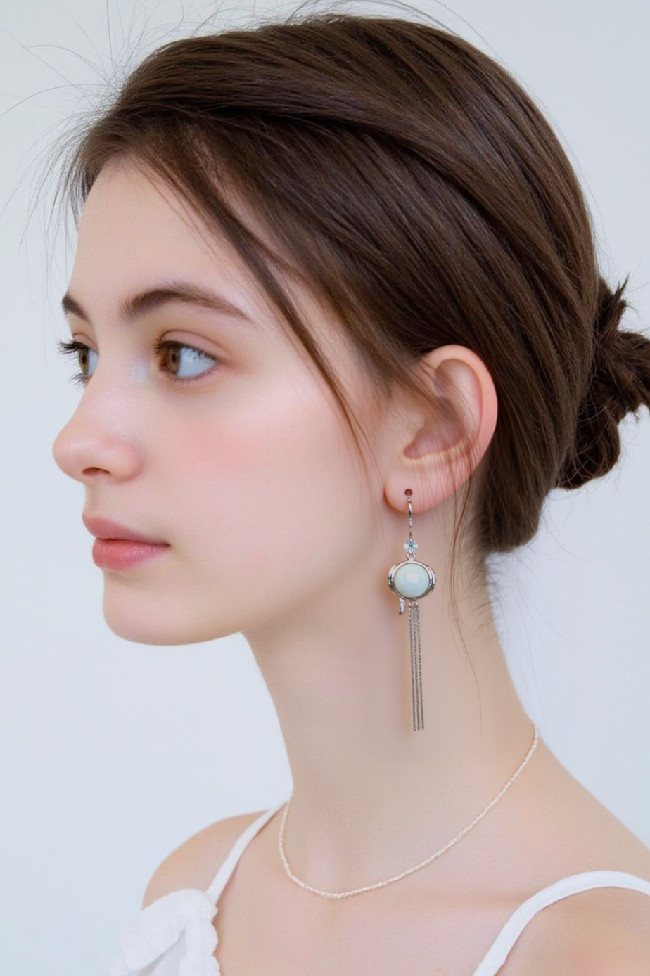 Xuhui brand exquisite and light luxury copper plated with real gold, zircon inlaid 925 silver needle beaded, super fairy tassel design stud earrings details Picture