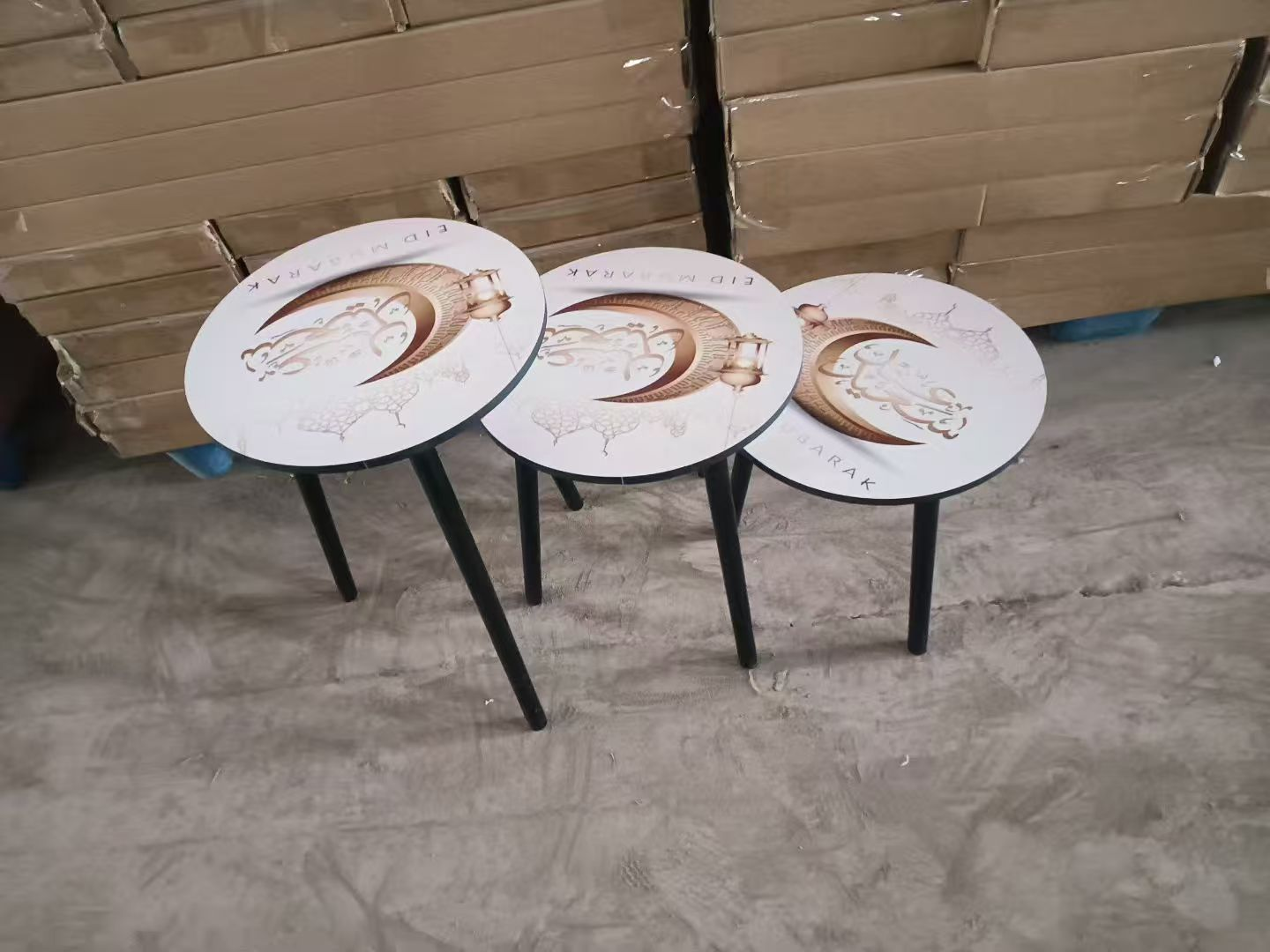 منضدة خلاقة على طاولة صغيرة على طاولة صغيرة على طاولة صغيرة على طاولة خشبية صغيرة على المنضدة الصخرية على الأريكة details Picture