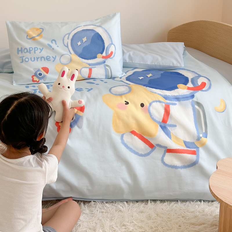 婴儿床品套件实物图