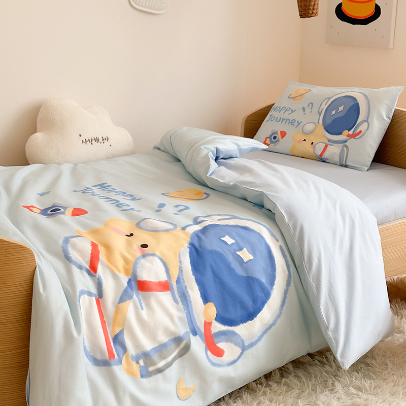 2025新款A类全棉40s数码印花原创大版卡通儿童幼儿园套件 幼儿园三件套产品图