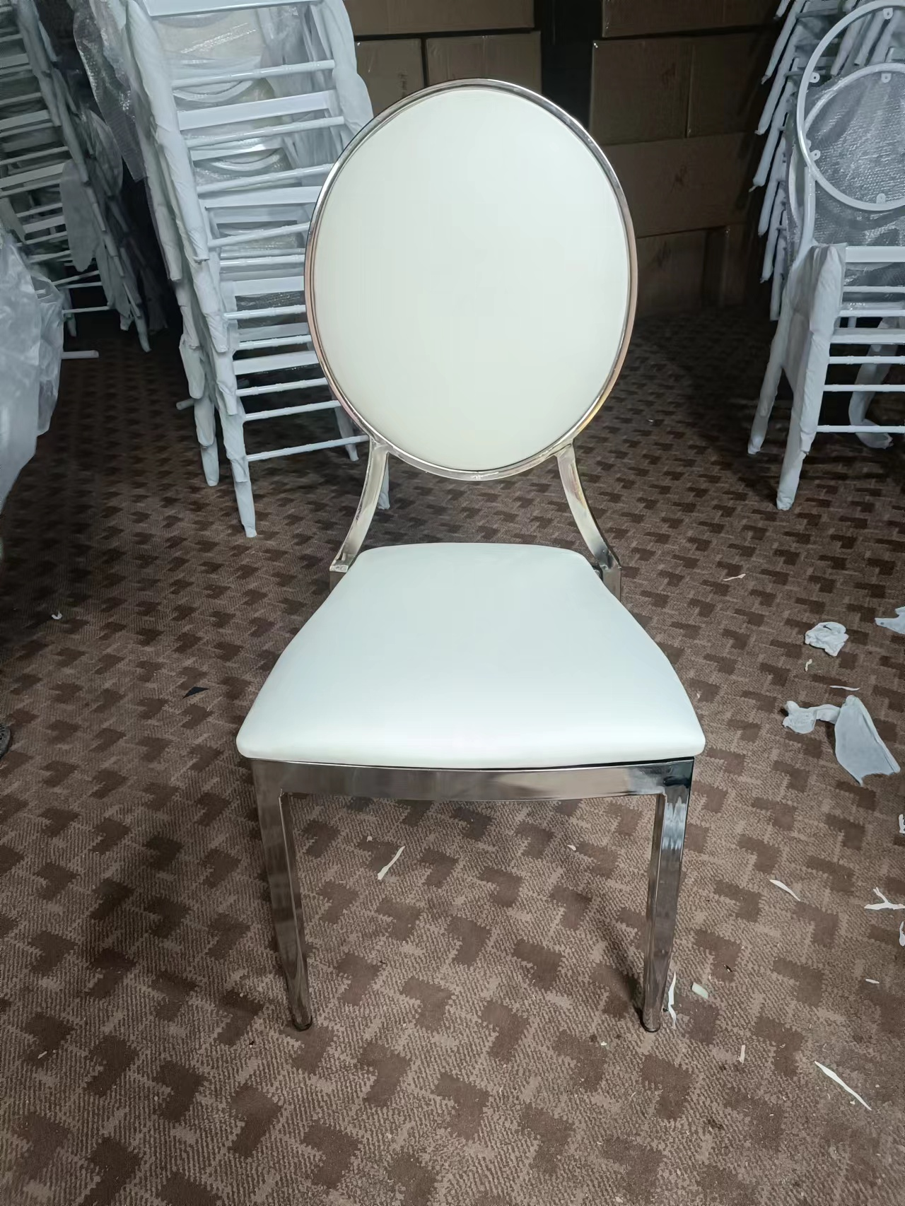 Ironwork and iron pipe stools, adult dining table stools, restaurant dining chairs, household stools, double-ring reinforced stools, set stools, creative round stools, wedding hall banquet hall, gold and silver sun chairs, hand-held wheels, hotel chairs, bamboo joint chairs, crystal hall round backrest electroplated chairs Specification image