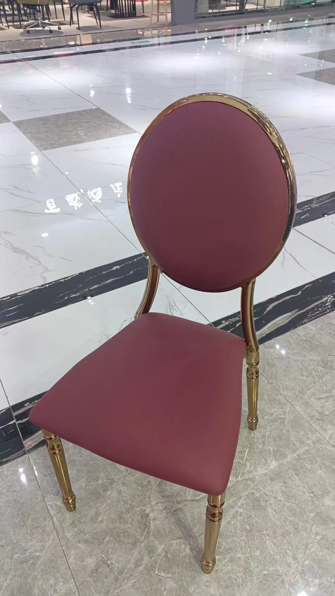 Ironwork and iron pipe stools, adult dining table stools, restaurant dining chairs, household stools, double-ring reinforced stools, set stools, creative round stools, wedding hall banquet hall, gold and silver sun chairs, hand-held wheels, hotel chairs, bamboo joint chairs, crystal hall round backrest electroplated chairs Application Scenario