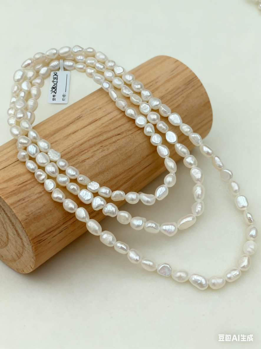 Natural freshwater pearl necklace for women is simple, versatile and exquisite. It can be worn in various ways and is a trendy jewelry accessory Specification image