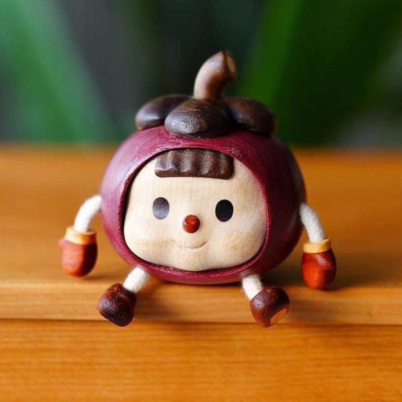 Solid wood mangosteen girl ornaments, creative and cute car ornaments, high-end gifts, daily presents, desktop and study decoration ornaments Application Scenario