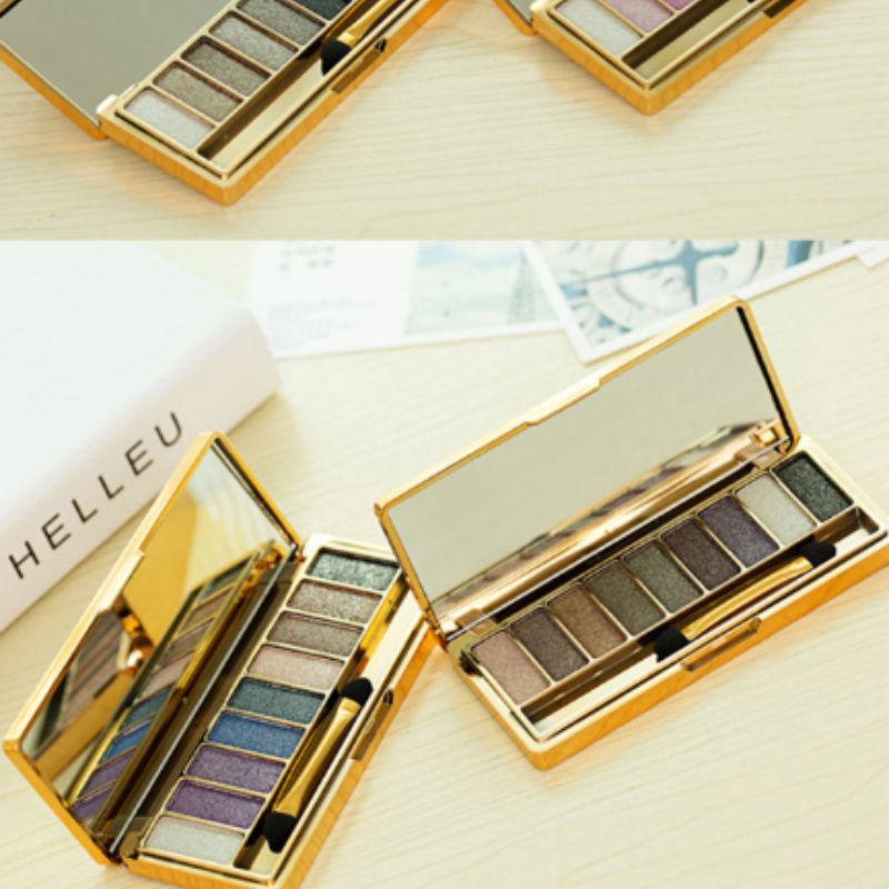 The eyeshadow palette is golden and dazzling, with diamonds that shine brightly and highlight the pearlescent luster all the way through. 02